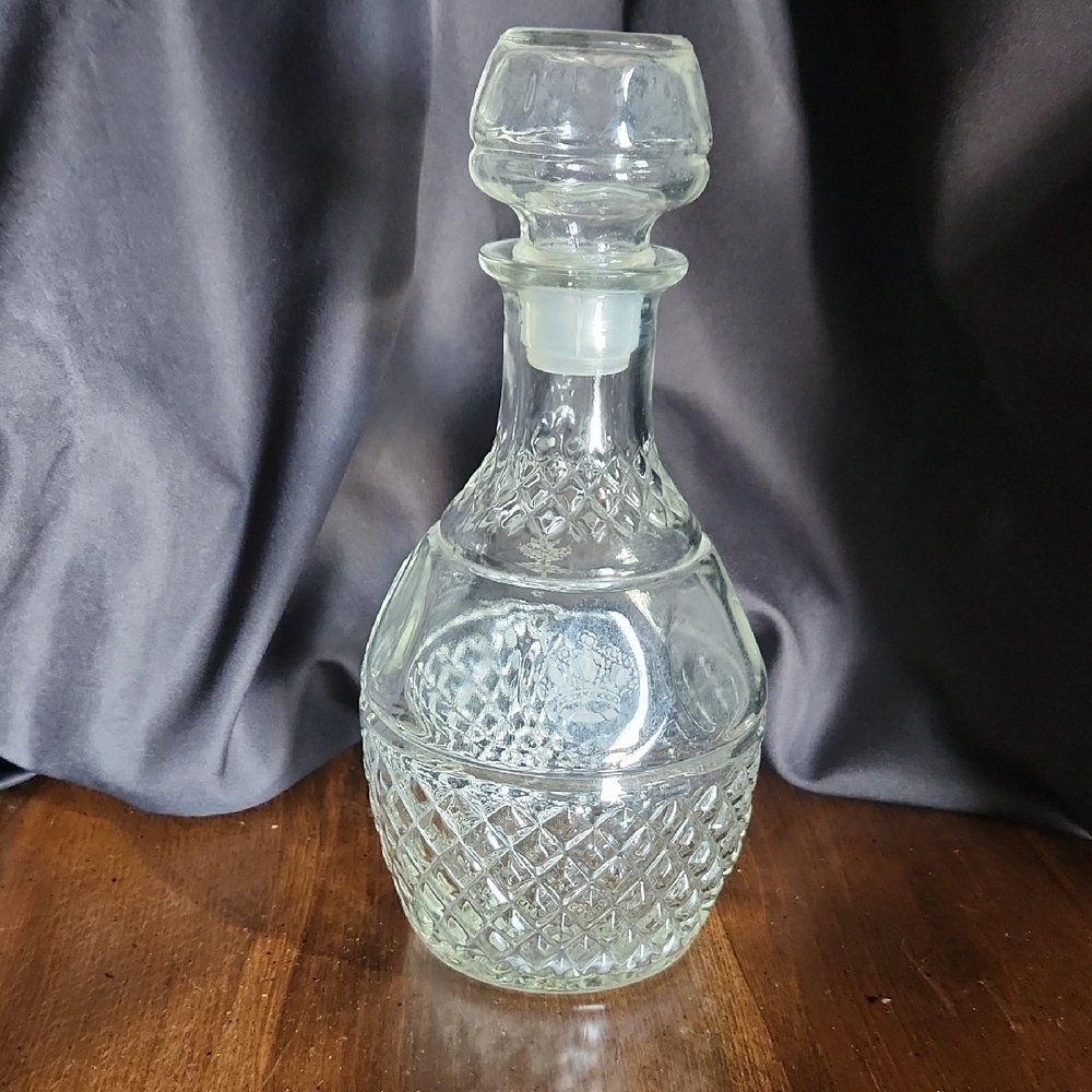 Elegant Clear Glass Decanter